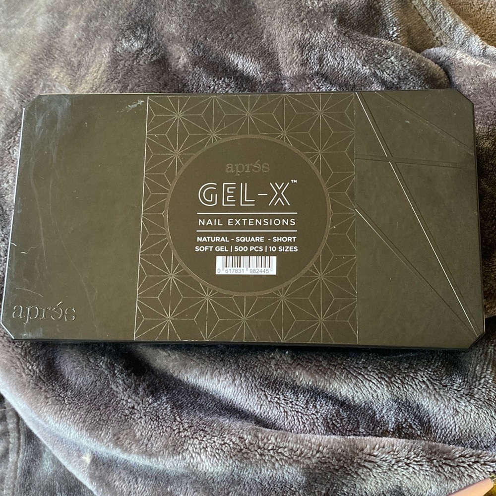 Apres Gel X Nail Extensions Natural Square Short